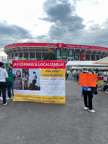 Así se vive la fiebre mundialista fuera del Estadio Azteca previo al encuentro México vs Chequia.