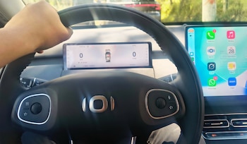 El Changan NEVO Q05 permite controlar funciones del vehículo con comandos de voz en español y reduce la necesidad de usar botones físicos.
