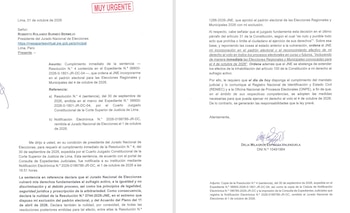 Documento de dos páginas firmado por Delia Milagros Espinoza Valenzuela con un sello rojo que indica Muy Urgente en el margen superior