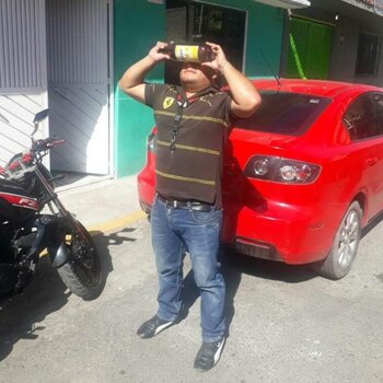 El hombre utilizó el envase