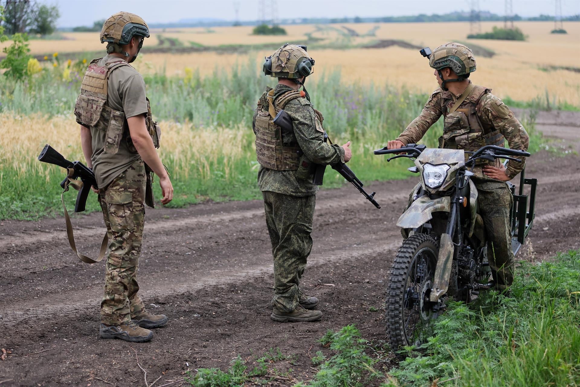 Soldados en medio de la guerra entre Rusia y Ucrania (Europa Press)