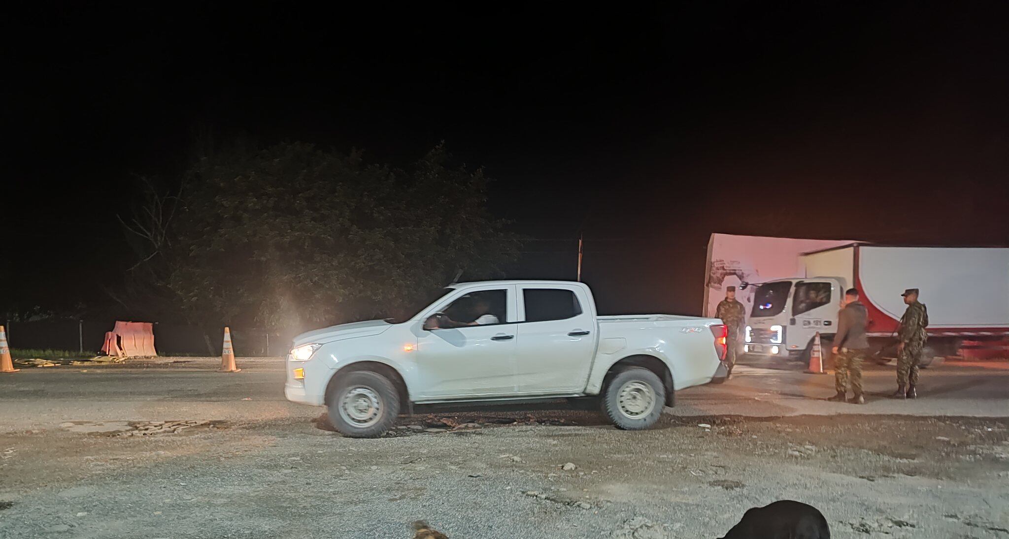 Tras el incidente, el Ejército Nacional escoltó al mandatario hasta Popayán para garantizar su seguridad. - crédito @CapazMauricio1/X