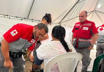 La mayoría de las emergencias correspondieron a casos médicos relacionados con el desgaste físico de la caminata hacia Cartago. Crédito: Cruz Roja