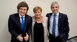 Según un estudio privado, el año próximo el gobierno de Javier Milei podría reducir en casi 10% la deuda con el FMI