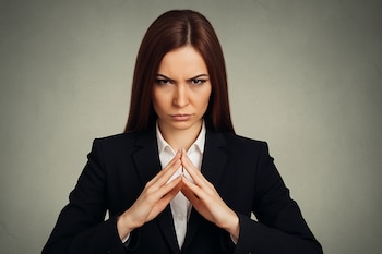 Especialistas distinguen entre el cinismo