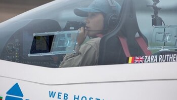 Joven que busca romper un