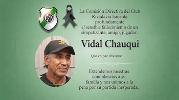 Gráfico con fondo negro, el escudo del Club Calchaquí en rojo y blanco con un lazo negro, y texto blanco que expresa condolencias por jugadores Seniors