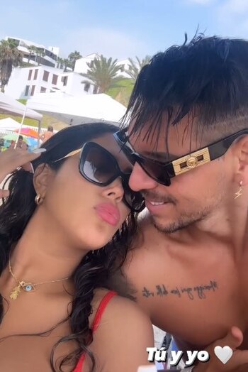 Melissa Paredes y Anthony Aranda