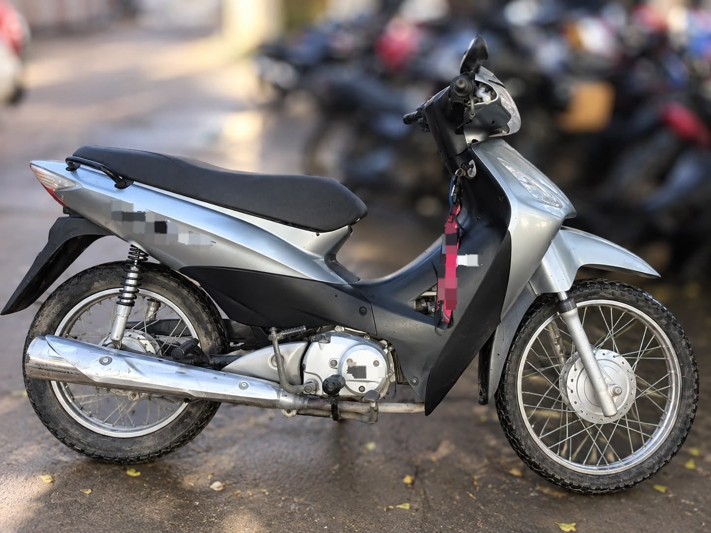Córdoba: dos hombres detenidos tras abandonar una moto sustraída y escapar de la Policía