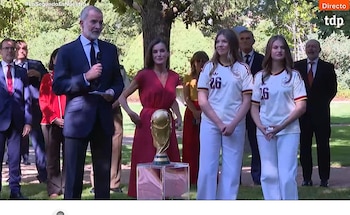 La familia real recibe a los jugadores de la Selección Española de Fútbol tras su victoria en el Mundial. (RTVE)
