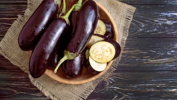 Qué propiedades medicinales brinda consumir berenjena