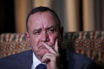 Después dejó el país, pero