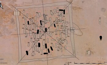 La necrópolis, distribuida en varios