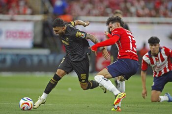 Alexis Vega fue abucheado durante