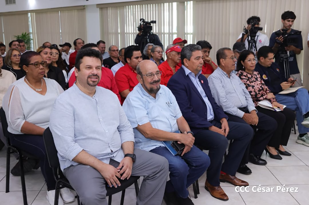El llamado de última hora a consultas a los partidos colaboradores parece un mensaje dirigido a gobiernos y organizaciones extranjeras para demostrar una oposición que realmente no existe. (Foto 19 Digital)