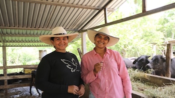 Hermanas dejaron sus carreras en la ciudad para transformar una finca ganadera en un modelo de conservación en Honduras
