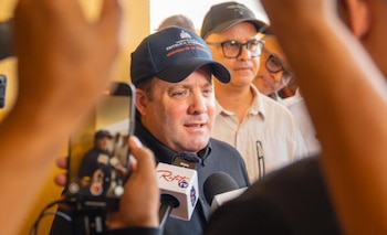 El ministro José Ignacio Paliza afirma que el Gobierno descarta discutir una reforma fiscal ante la emergencia ambiental en República Dominicana. (Foto cortesía Ministerio de la Presidencia)