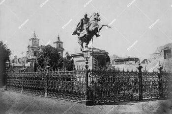 Estatua en honor a Simón