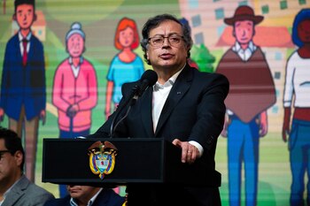 En medio de su intervención,