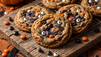 Receta de cookies con chips para Halloween, rápida y fácil