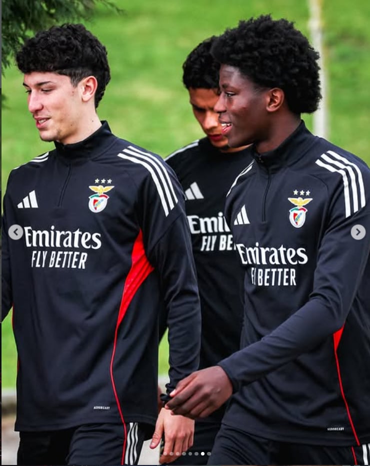 Richard Ríos lleva alrededor de una semana entrenando a la par con el grupo de jugadores - crédito Benfica