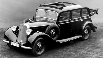 El primer auto de turismo