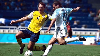 Gamarra marcando a Tevez en