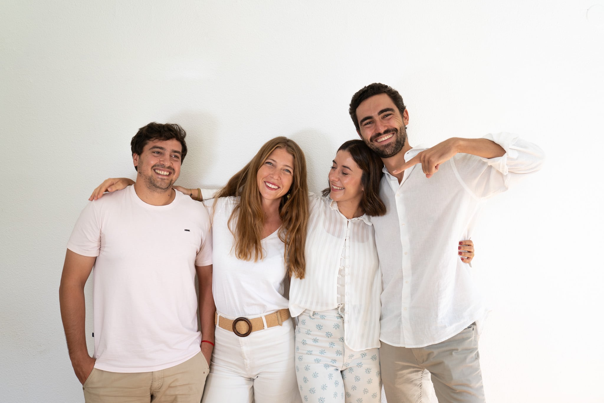 Nathan, Andrea, Paloma y Carlos, fundadores de Tribbu. (Cedida)