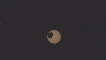 La luna misteriosa de Marte: un nuevo estudio intenta explicar cómo se formó y qué oculta en su interior