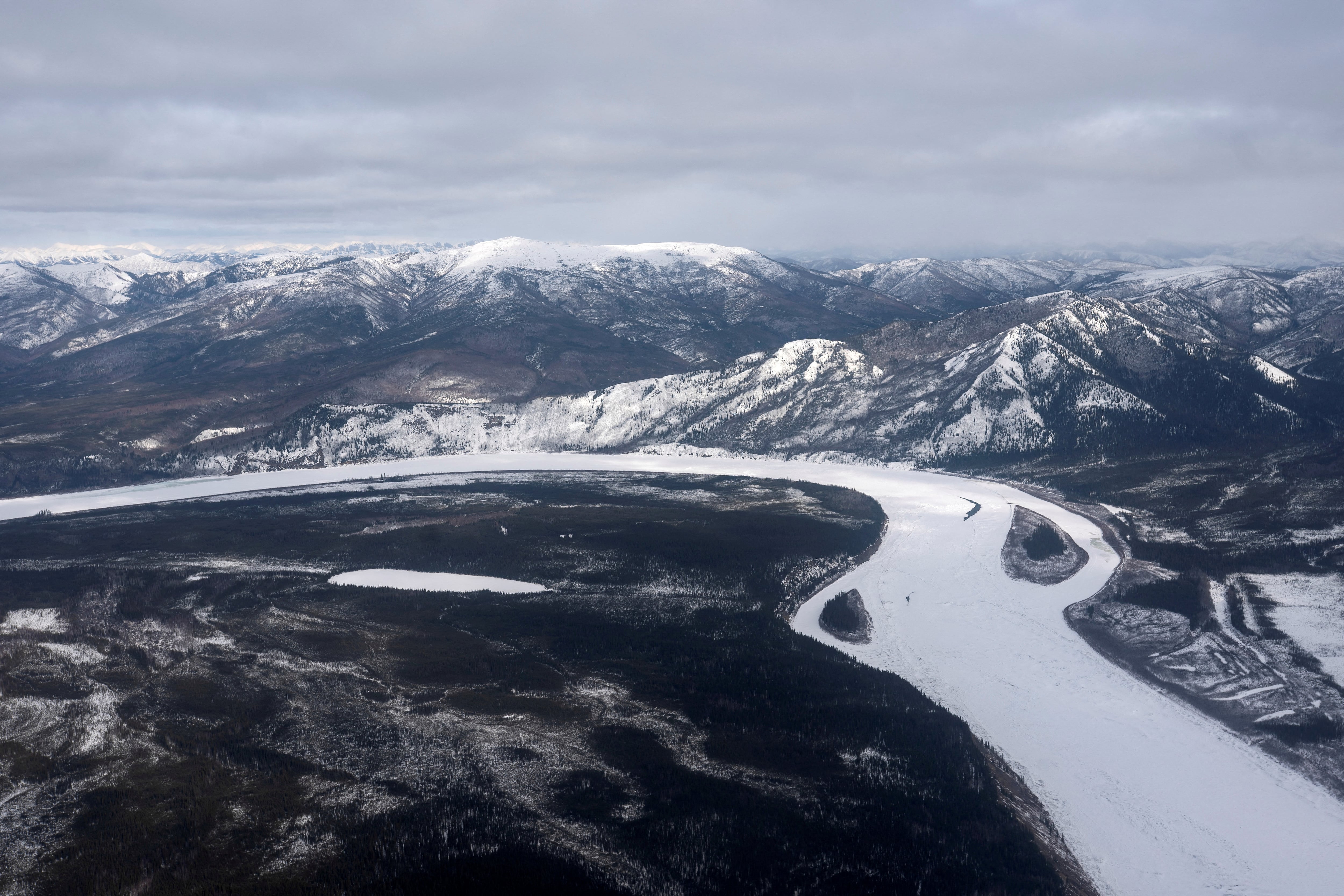 Las autoridades de Alaska mantienen activa la búsqueda en rutas de senderismo locales, (REUTERS/Nathan Howard/File Photo)