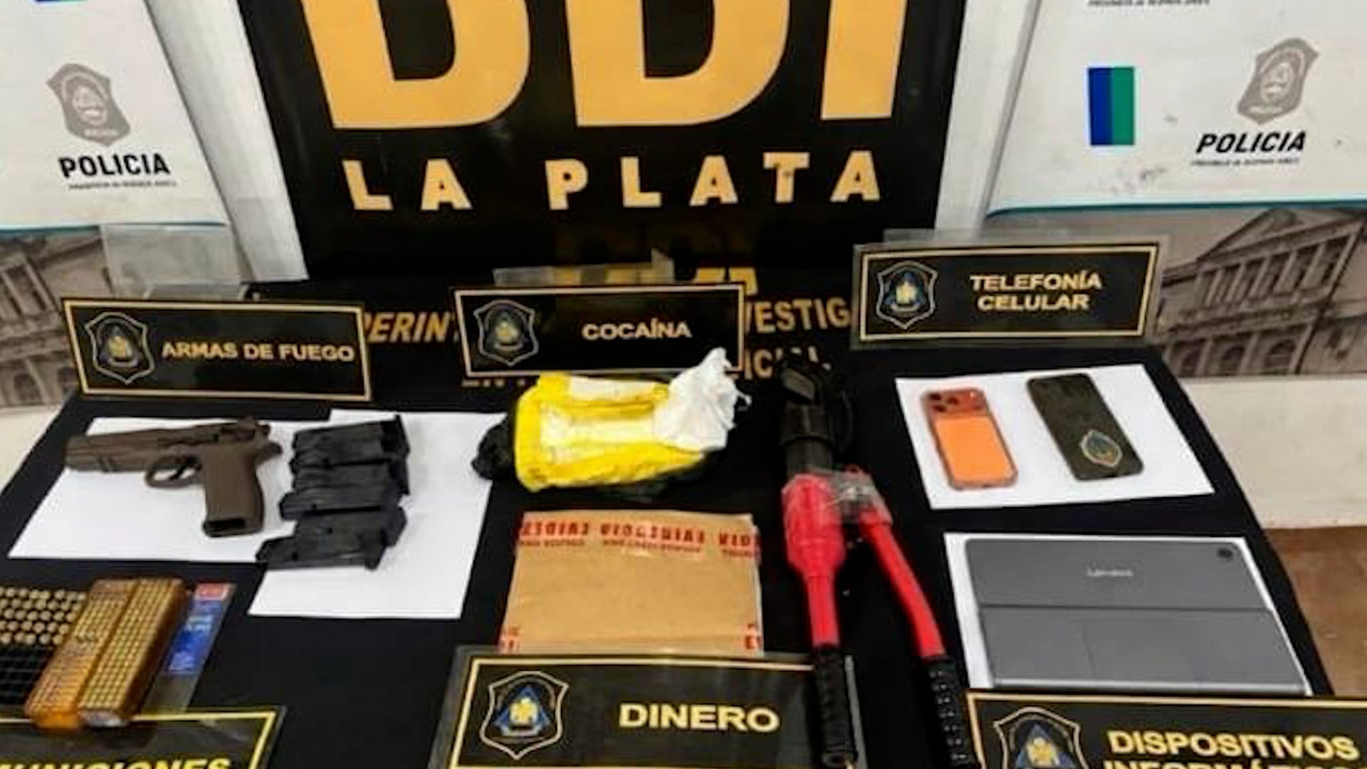 Todos los elementos incautados durante los allanamientos
