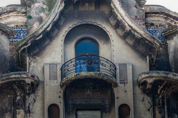 Detalle de la fachada del