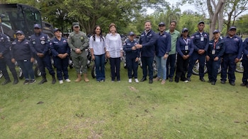 La vicepresidenta Raquel Peña calificó el programa de dignificación del cuerpo de guardaparques como un acto de justicia, al reconocer el papel de quienes resguardan los recursos naturales que sostienen la vida, la economía y el futuro del país. . Foto cortesía Gobierno.