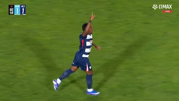 Autogol de Agustín Gómez tras