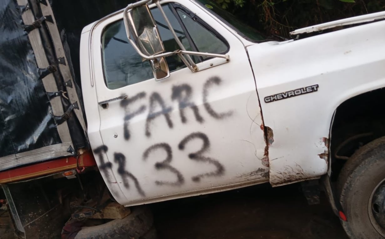 El Frente 33 es acusado de desplazamientos forzados, homicidios y reclutamiento de menores durante la disputa territorial con el ELN - crédito Juvenal Díaz/X