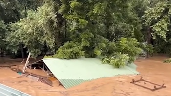 Una persona muere y más de 75 son rescatadas por inundaciones repentinas en Texas