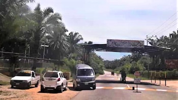 Al que detienen, le piden