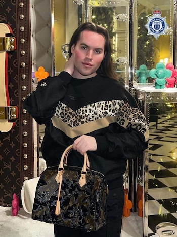 Watkin también usó su imagen