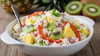 Cómo hacer una ensalada tropical de arroz: una receta veraniega con una fusión mediterránea