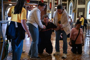 Miles de personas conmemoran el día de la virgen de los ángeles de Costa Rica