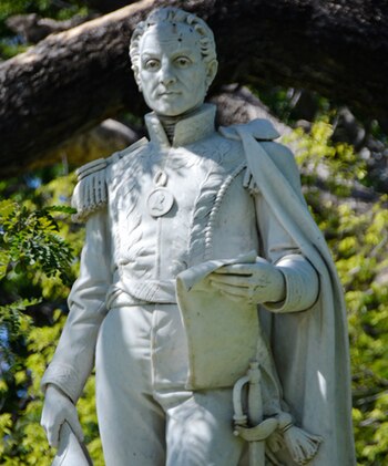 Escultura pedestre del libertador Simón