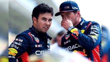 Checo Pérez y Max Verstappen (X/redbullracing)