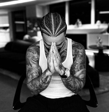 Se realizó unas trenzas al