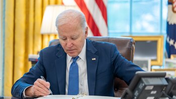 Biden celebra una discreta cena de Ramadán por la tensión con la comunidad árabe por Gaza