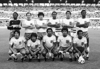 Registro de la alineación titular de la Selección Nacional de fútbol de Honduras que enfrentó a Irlanda del Norte, en partido del grupo E del Mundial FIFA de España, el 21 de junio de 1982 en Zaragoza. Celso Güity, quien no aparece en la imagen, pero que conformó a esta selección, murió este viernes en Estados Unidos. EFE/fs/Archivo