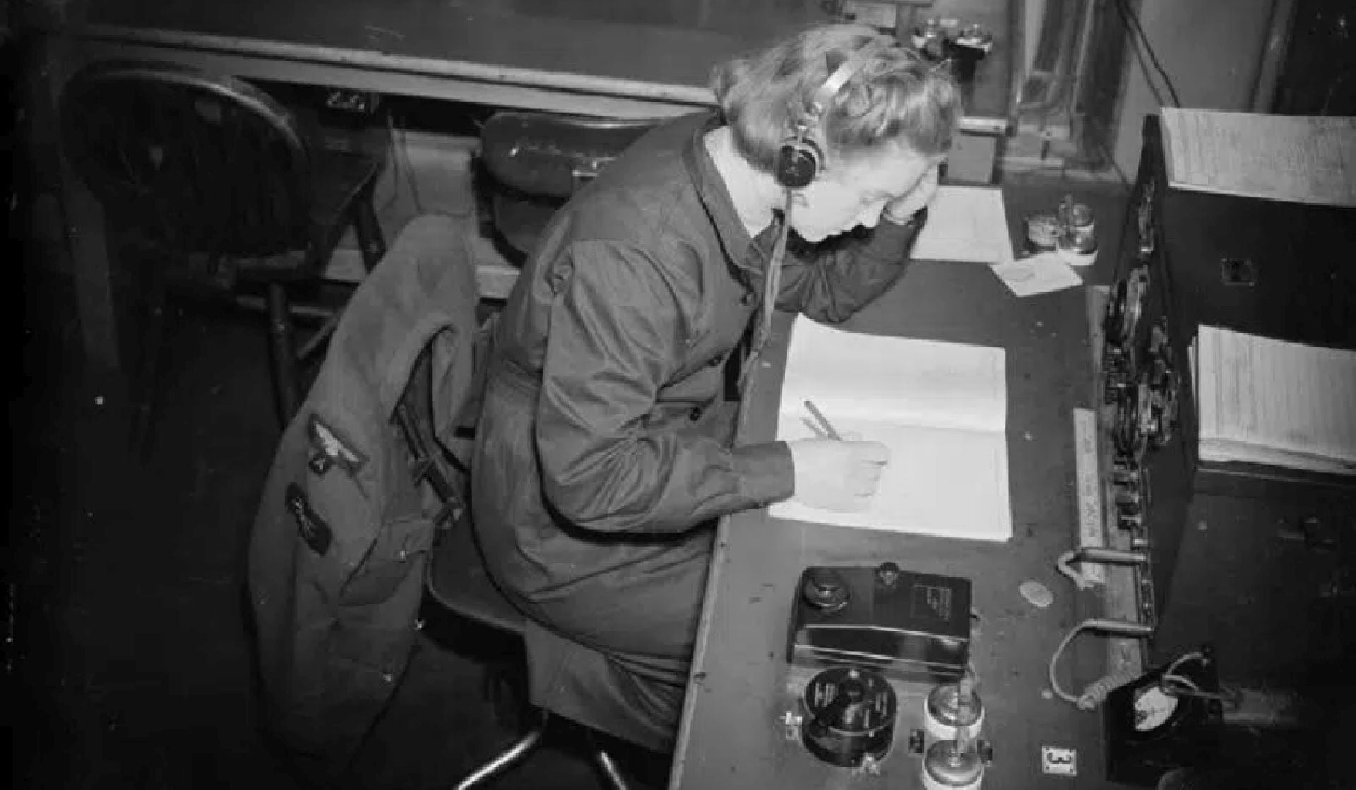 Más allá de su uso técnico, el código Morse ha influido en el cine y la cultura popular, integrándose en relatos que destacan su valor como herramienta de comunicación. (Teltronic)