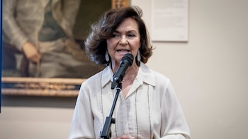 Marlaska entrega la Gran Cruz de Interior a Carmen Calvo por su papel durante la Covid-19 y en favor del feminismo