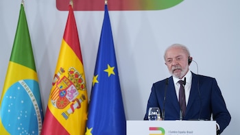 Lula da Silva visita la Sagrada Família de Barcelona con su mujer tras la cumbre progresista