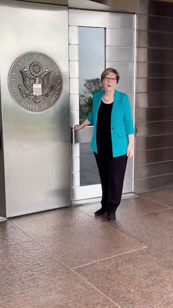 Laura Dogu asume como nueva