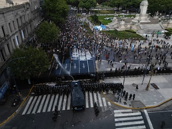 El avance de la policía